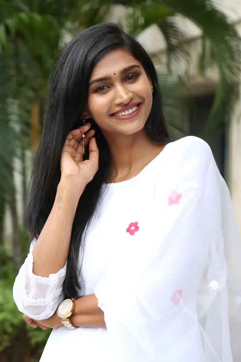 Actress Anoosha Krishna at Pekamedalu Movie Press Meet